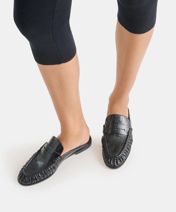 Betzy Noir Embossed Suede