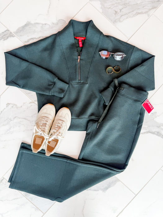 AirEssentials Straight Leg Pant