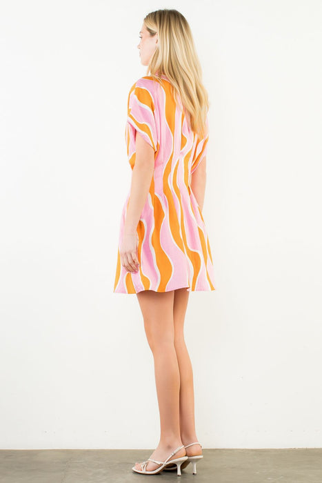 Short Sleeve Wavy Striped Dress